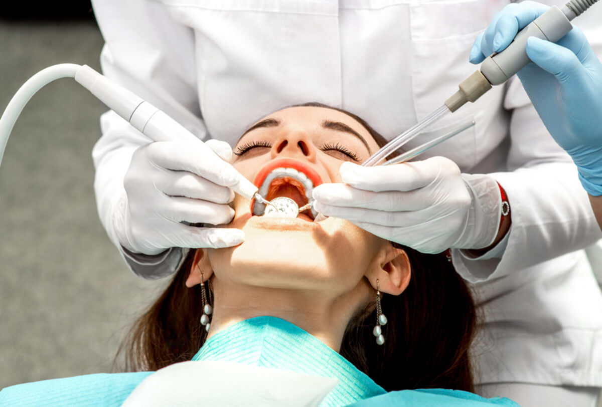 what precaution one should take after the extraction of wisdom teeth